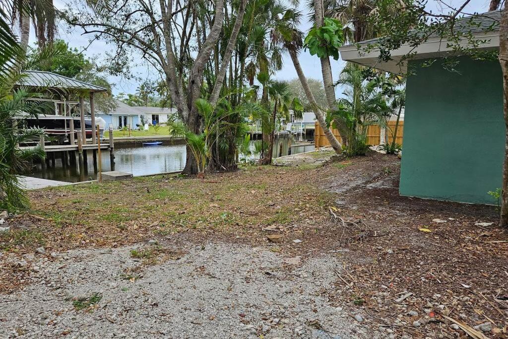 Blue Crab Dock On Gulf Canal Front Close 2 Beach Restaurants Bonita Springs Eksteriør bilde
