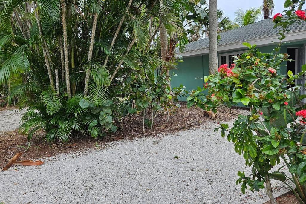 Blue Crab Dock On Gulf Canal Front Close 2 Beach Restaurants Bonita Springs Eksteriør bilde