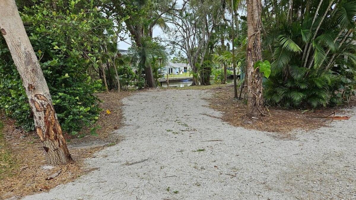 Blue Crab Dock On Gulf Canal Front Close 2 Beach Restaurants Bonita Springs Eksteriør bilde
